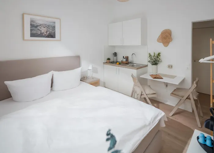 Bismarck 1884 B7 公寓 *